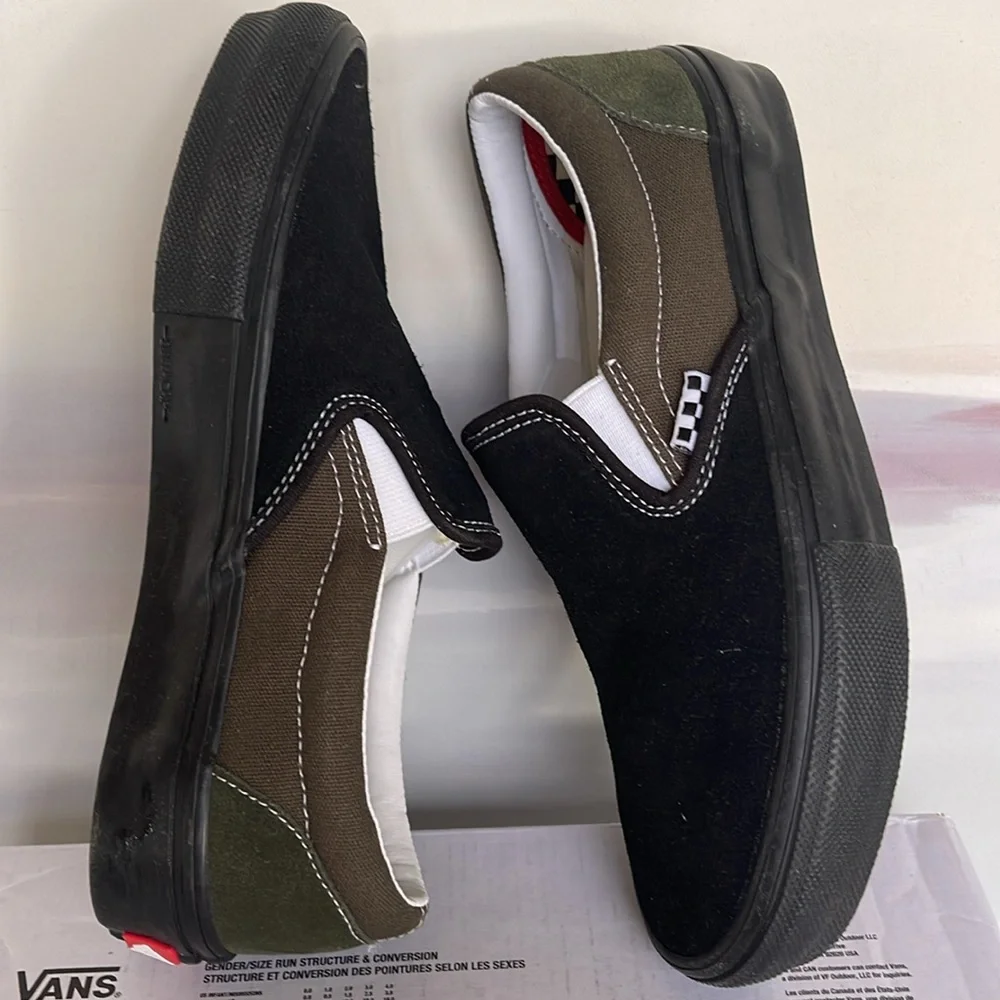 Vans Men’s Skate Slip-On Black/Grape Leaf
VN0A5FCAKE9
Sneakers - Picture 12 of 16
